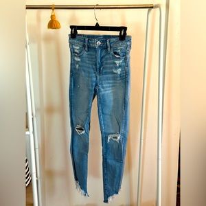 AE Size 4R Destroyed Light Wash Jeans